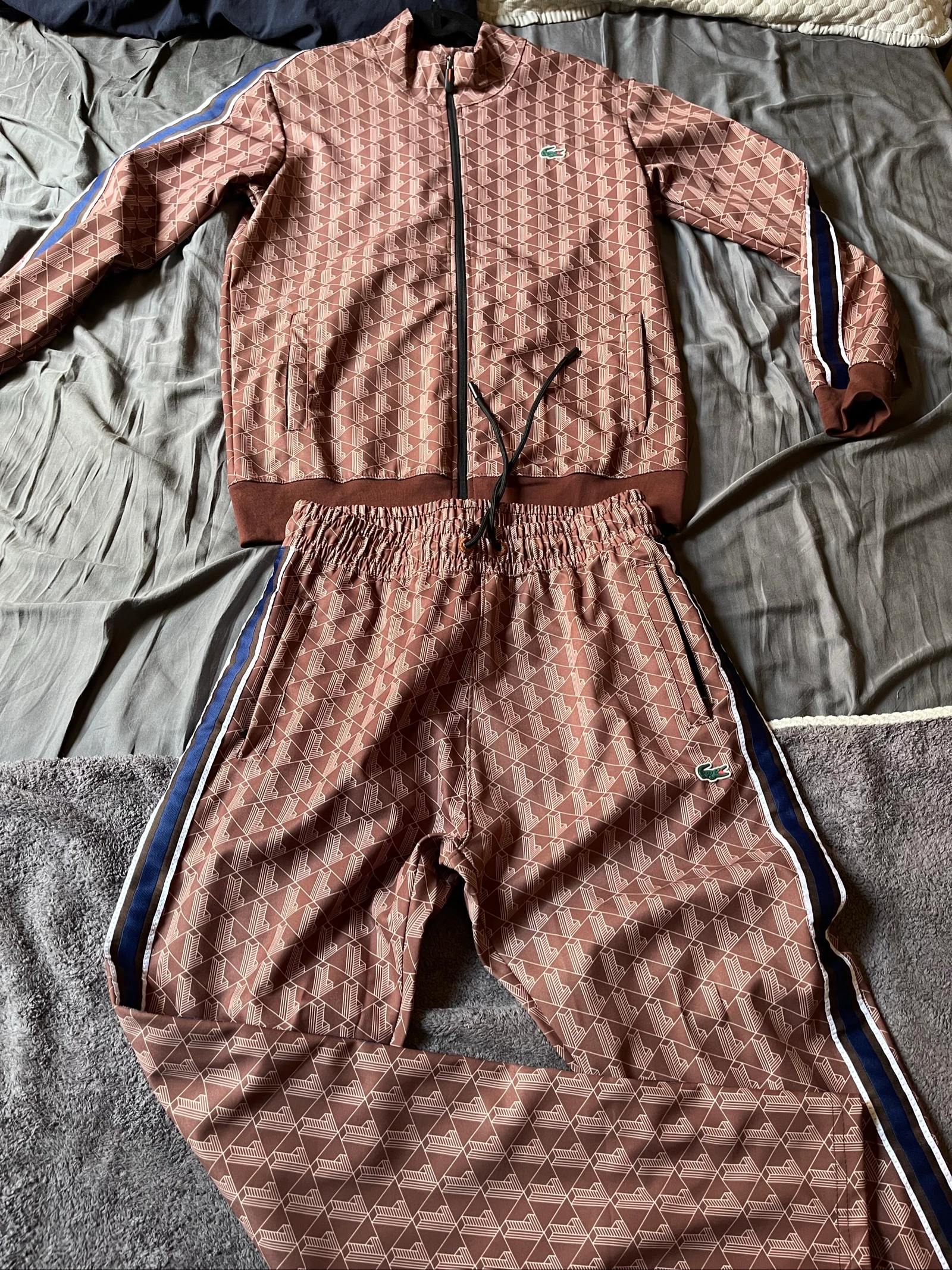 Conjunto marrom bordado novo tamanho G